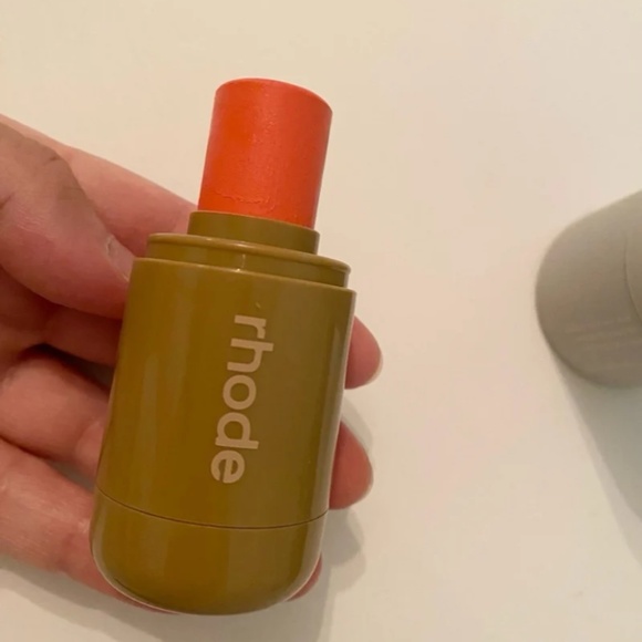 Rhode Pocket Blush - Picture 2 of 10